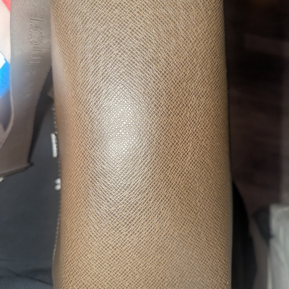 Authentic Yaranga Camera bag Louis Vuitton..Unisex - Picture 6 of 16